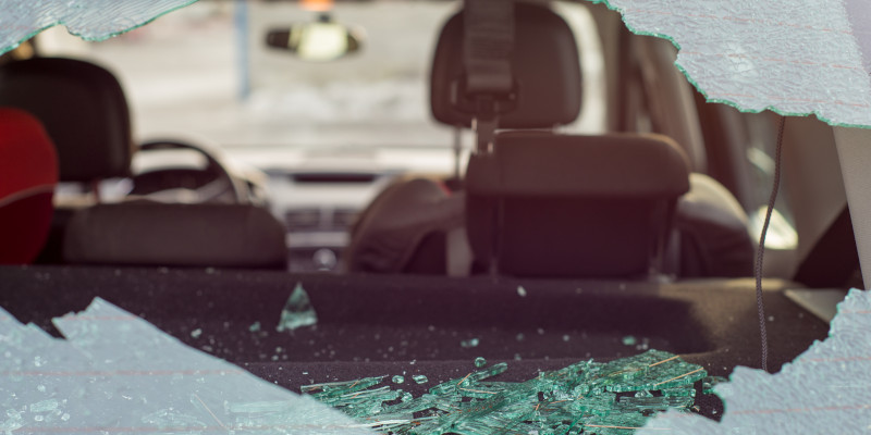 What You Need to Know About Back Glass Repair Pricing