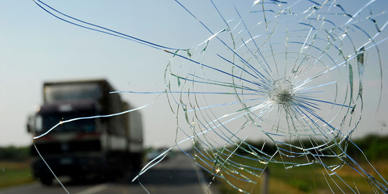 Where to Go for Commercial Truck Windshield Replacement